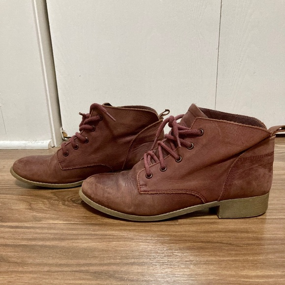 Steve Madden Burgundy Rubin Ankle Boots Booties Women's Size 8.5M Leather - Picture 2 of 11